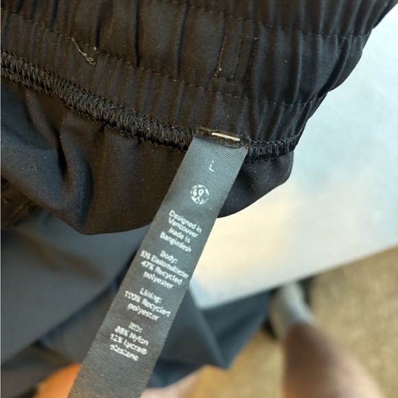 Lulu Lemon men’s joggers - Picture 3 of 3